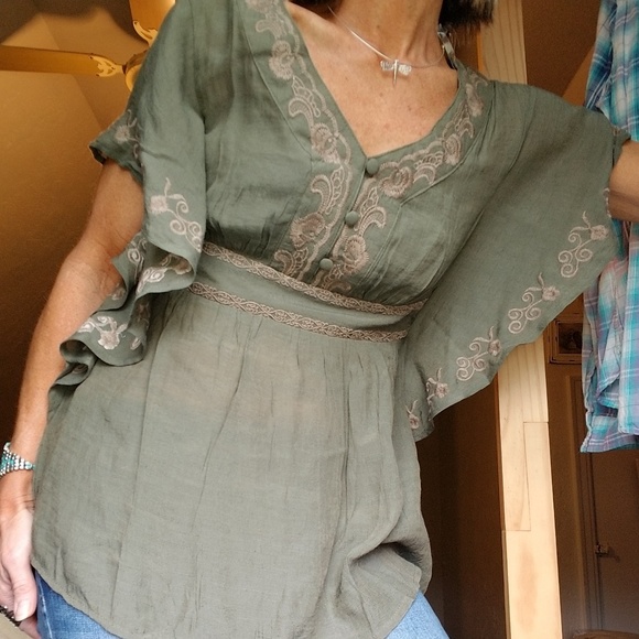 mine Tops - Boho flutter sleeve size small